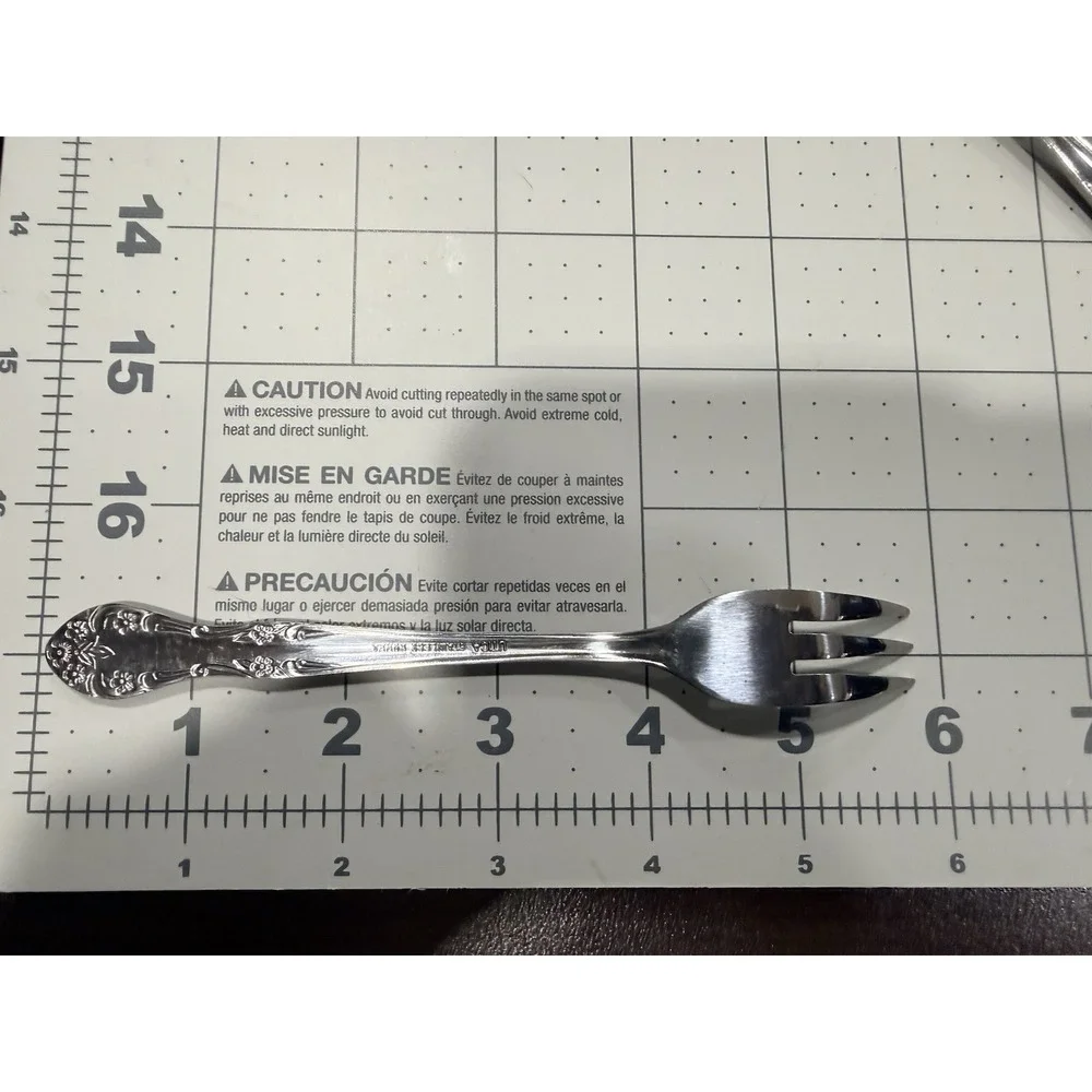 UTICA Saranac Stainelss Retro Korea Set of 8 Cocktail Seafood Forks Glossy 5.75